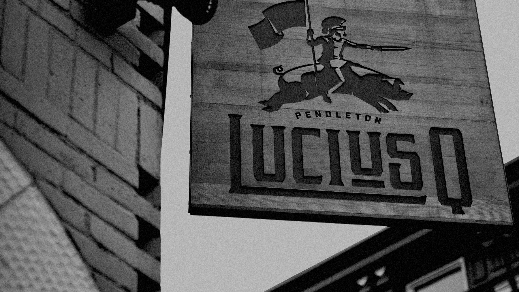 LuciusQ_03_Sign_BW